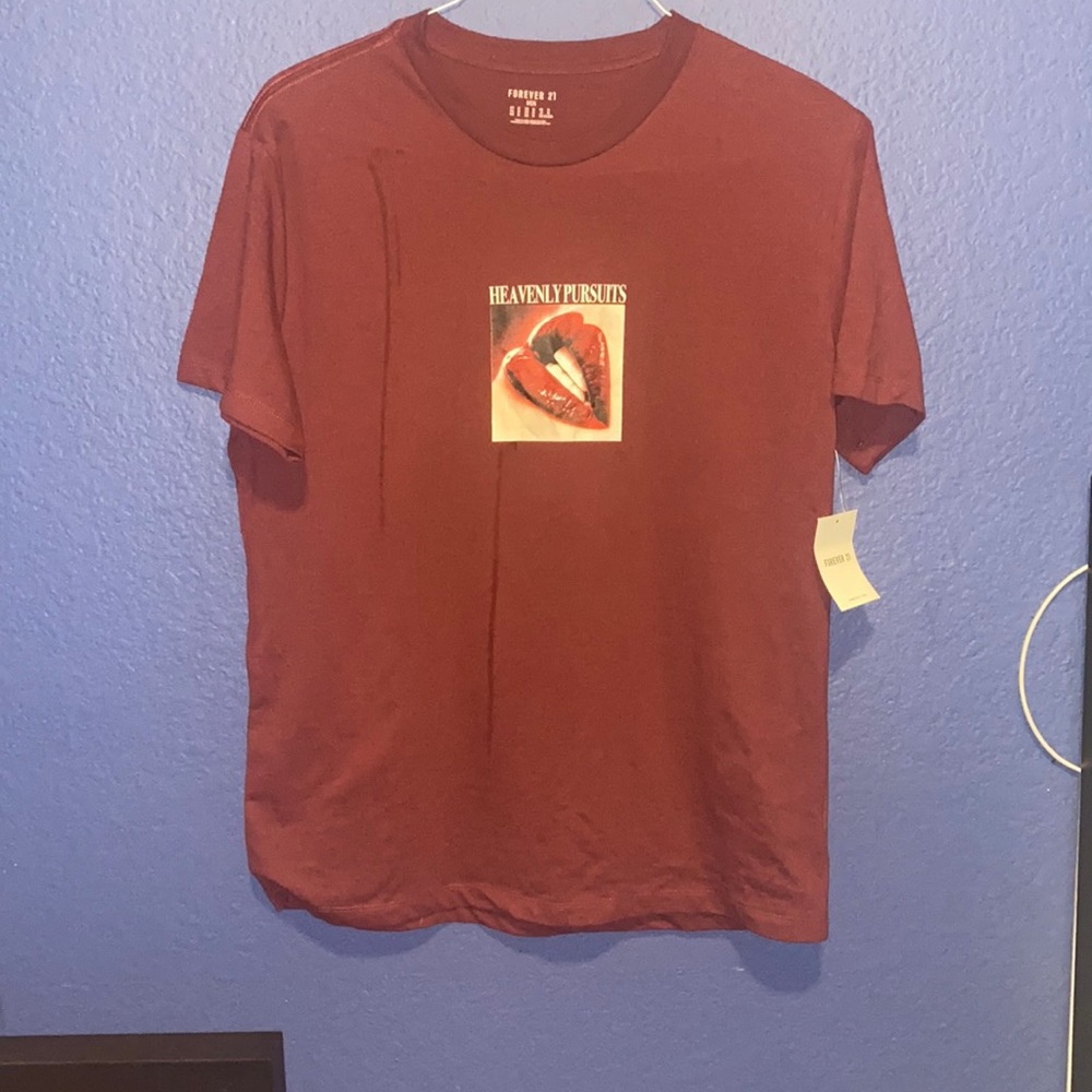 Heavenly Pursuits tee
